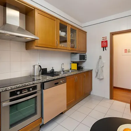 Madalenas Iii By An Island Φουνκάλ